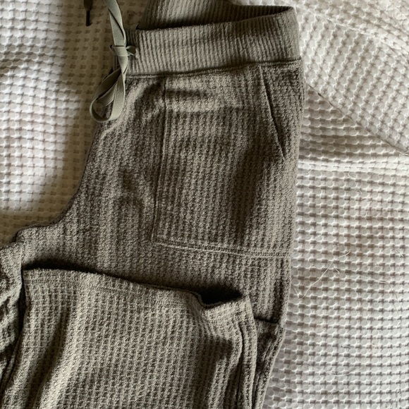 J.Crew crop waffle casual lounge pants 🦋 - Picture 3 of 13